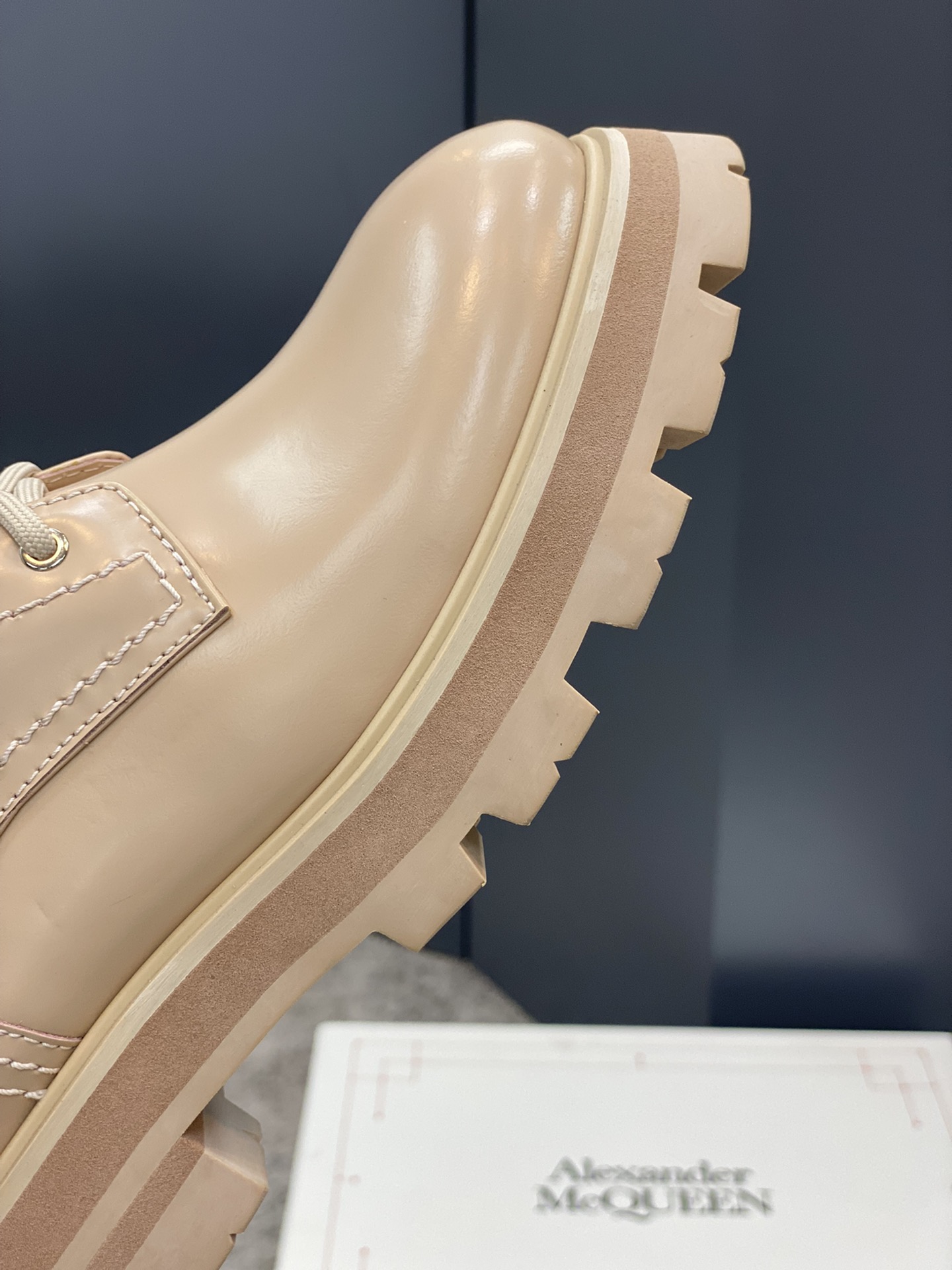 A1exa*der m*q*en boots