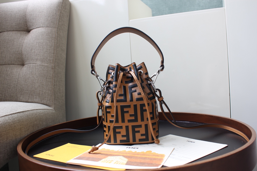 F**di mini mon tresor bag -12x18x10cm