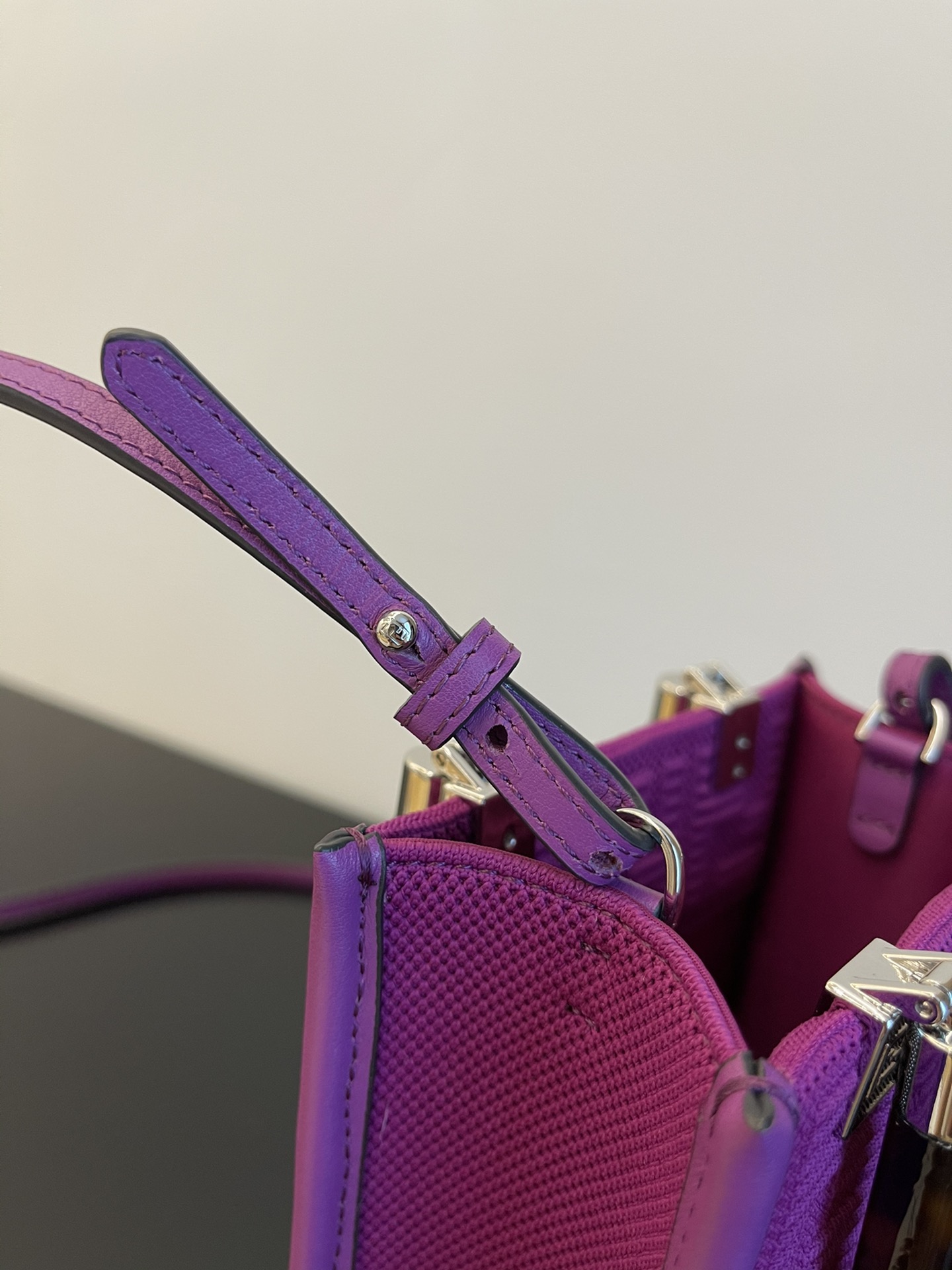 F**di sunshine mini tote -13x6.5x18cm