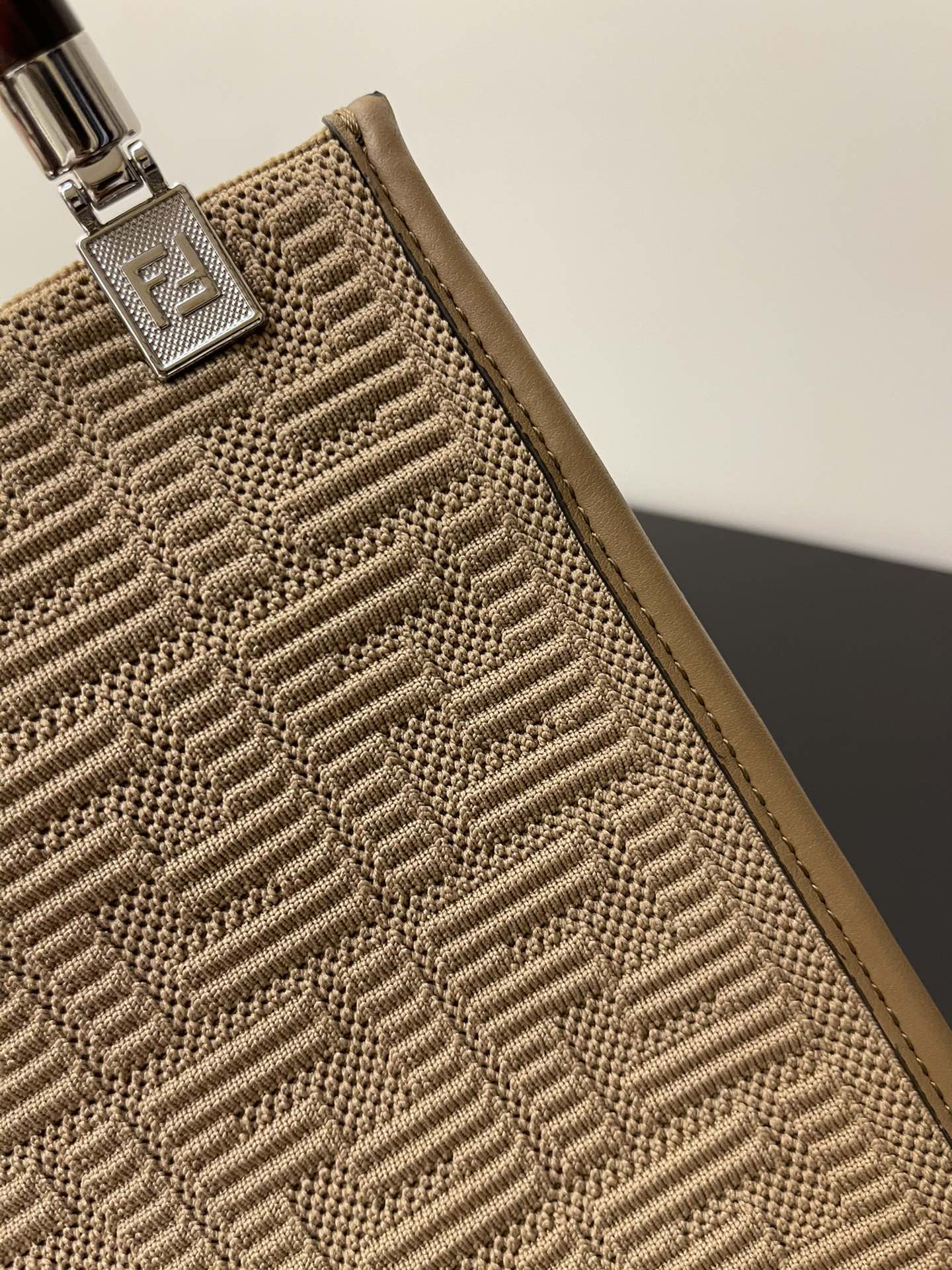 F**di sunshine mini tote -13x6.5x18cm