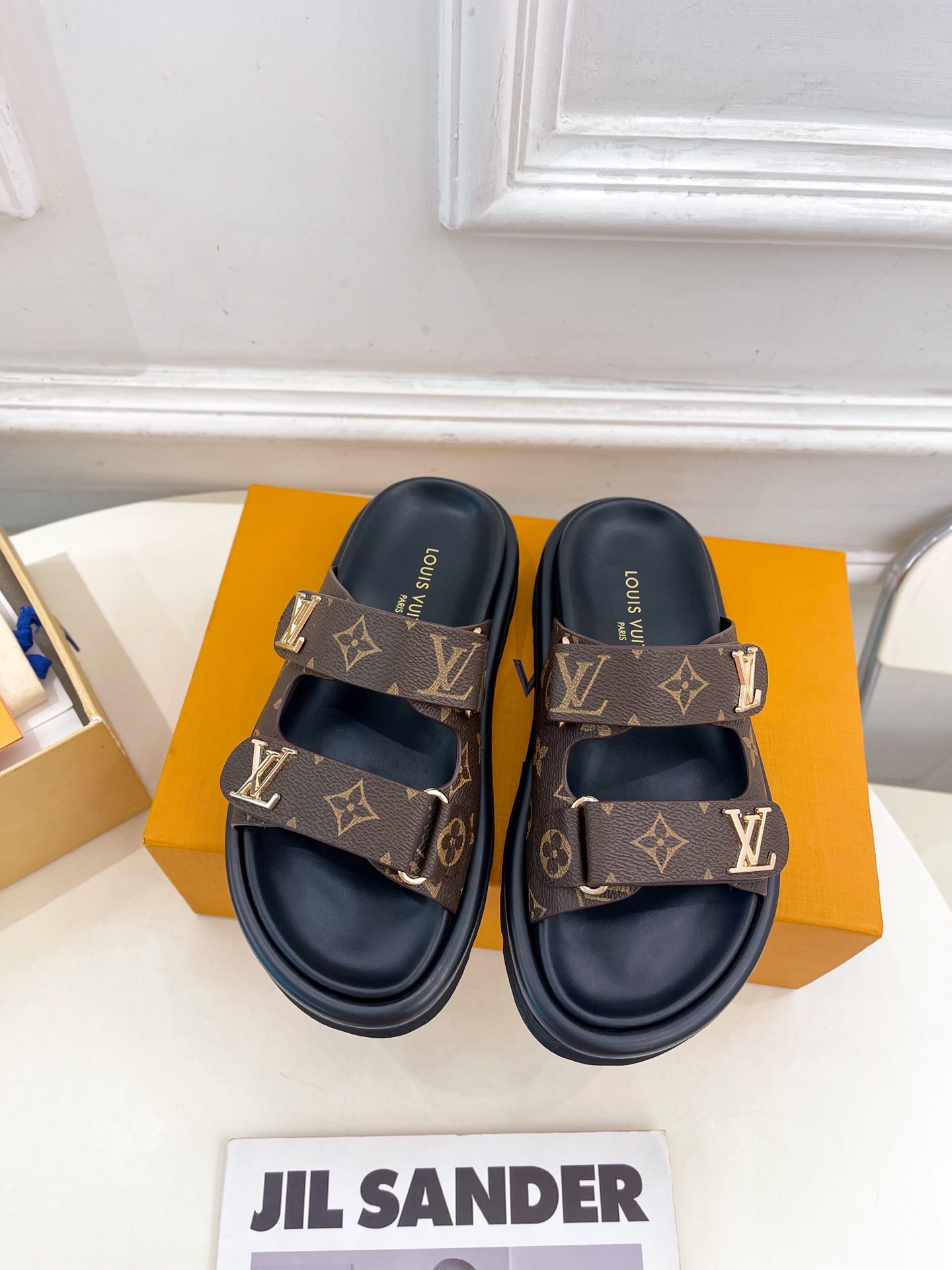 L0vis Vvtt0n 25SS Sandals
