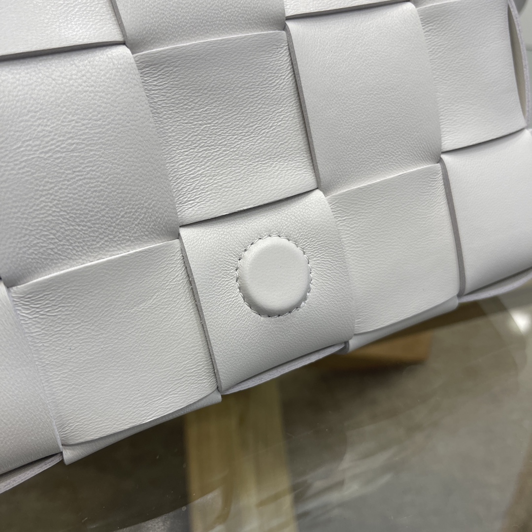 bo*te*ga Ve*ne*ta crossbody bag-23*15*6cm