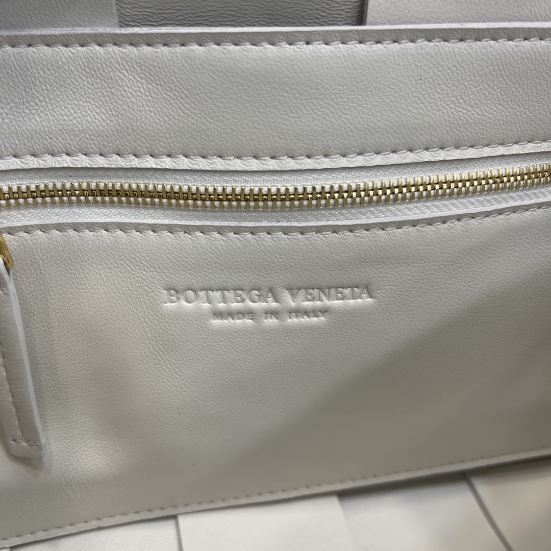 bo*te*ga Ve*ne*ta crossbody bag-23*15*6cm