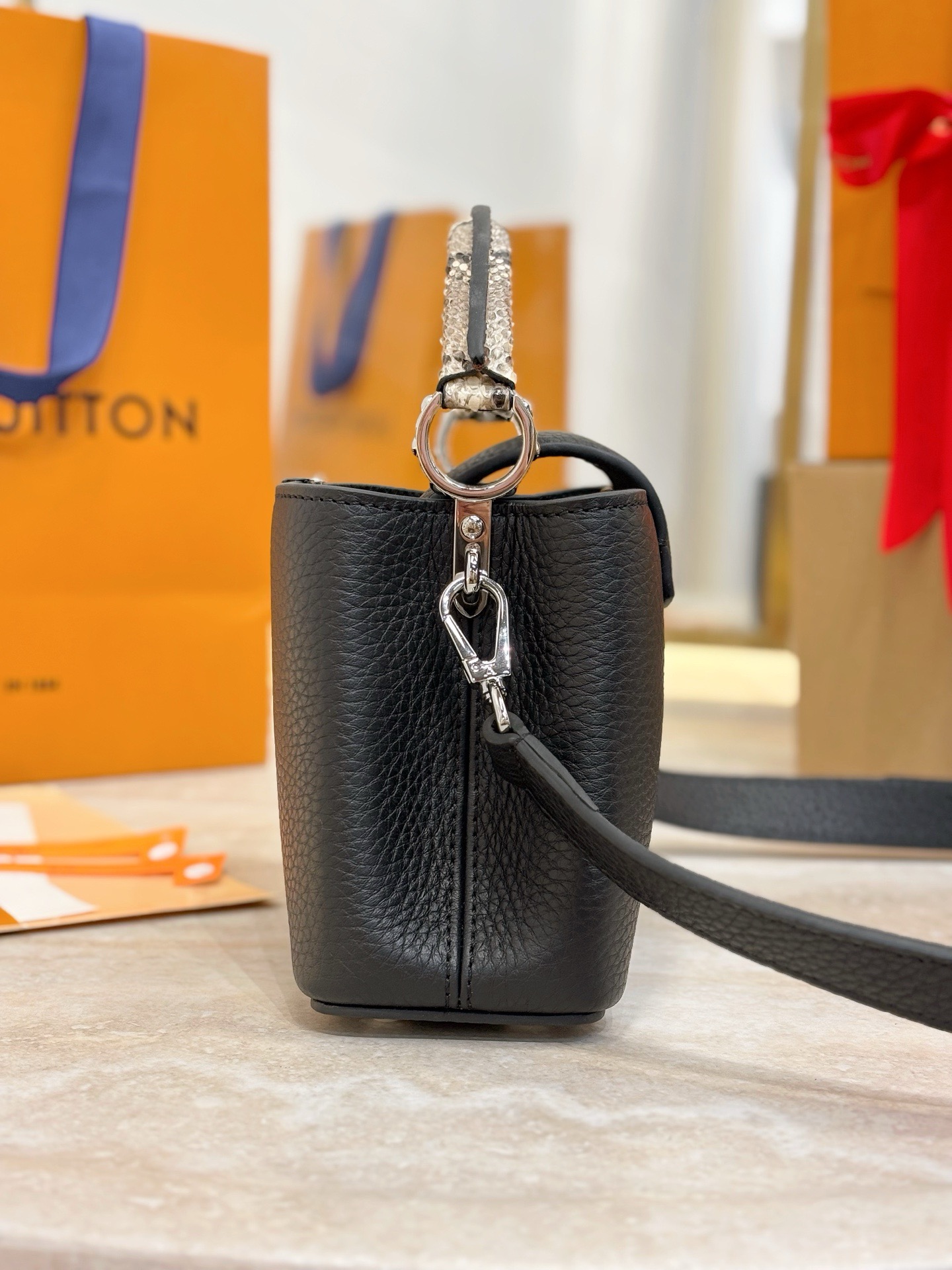 L0vis Vvtt0n Mini Capucines Handlebag-21*14*8CM