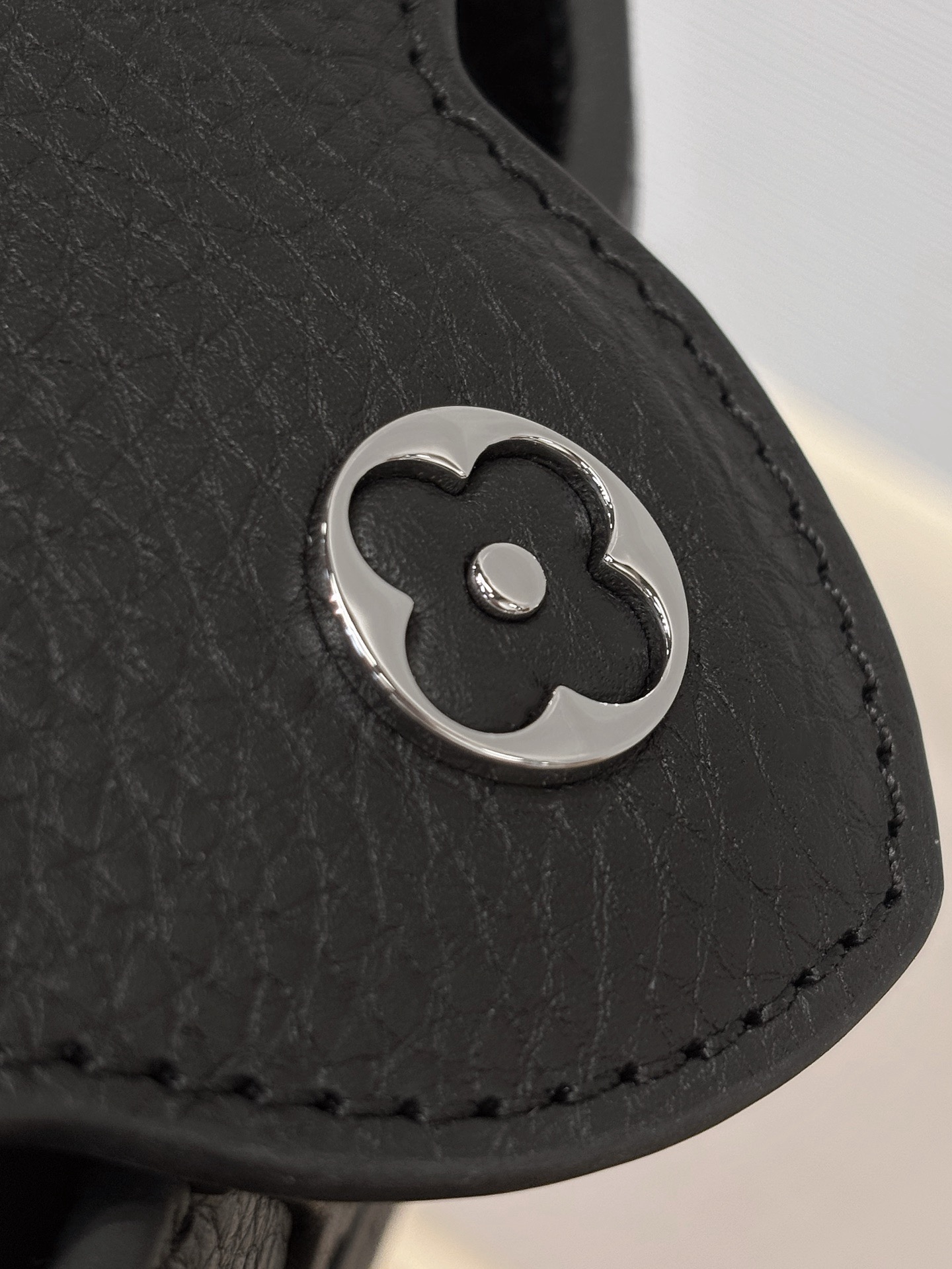 L0vis Vvtt0n Mini Capucines Handlebag-21*14*8CM
