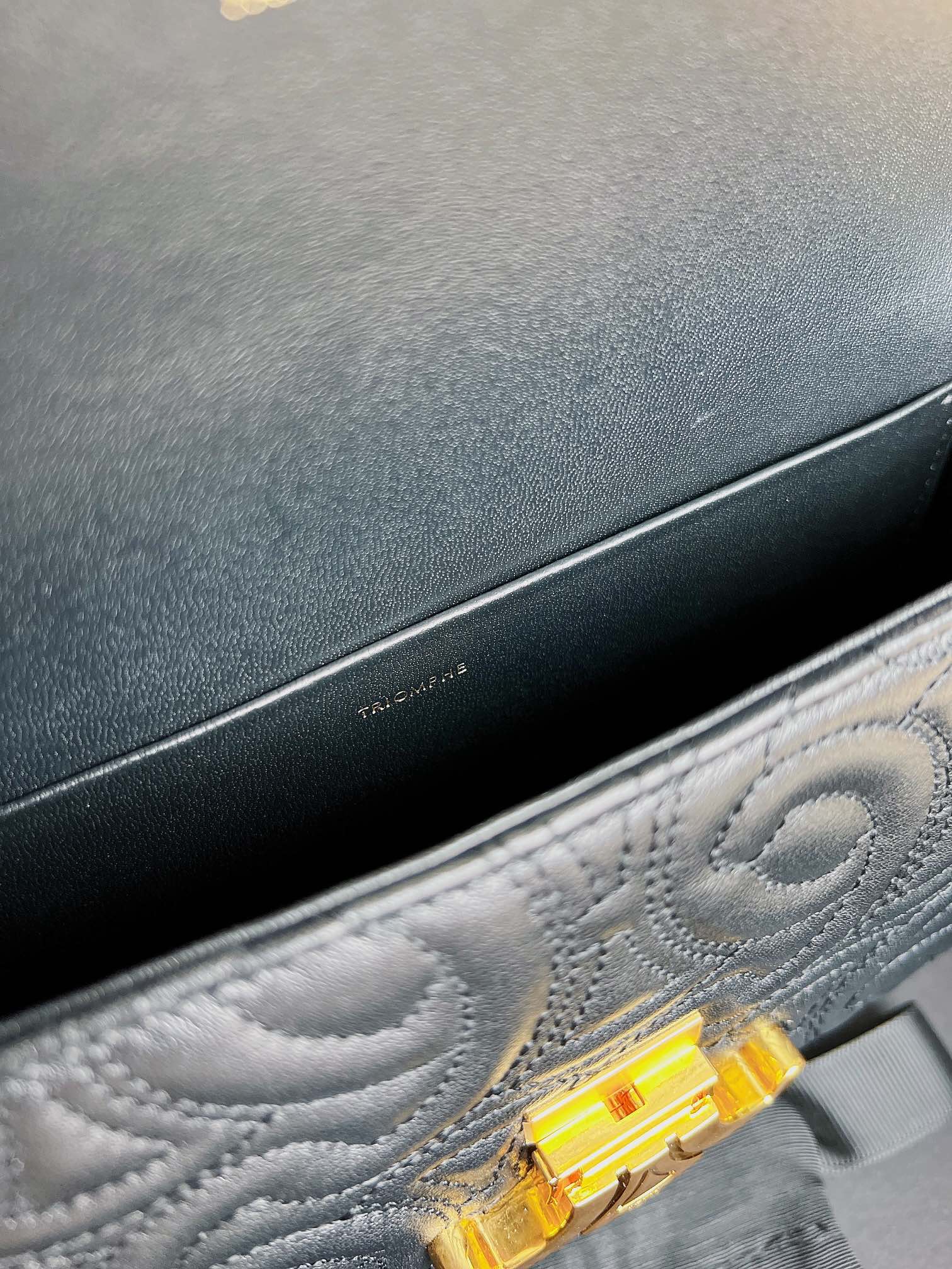 Ce**e quilted lambtriomphe bag-20 x 10 x 4cm