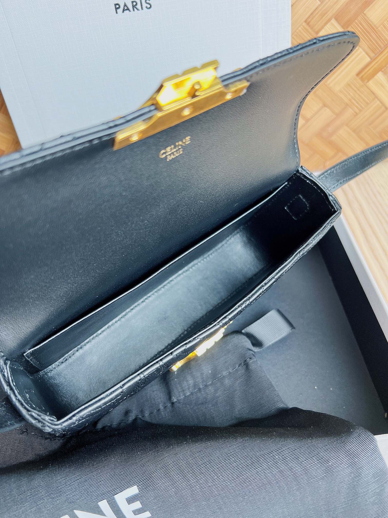 Ce**e quilted lambtriomphe bag-20 x 10 x 4cm