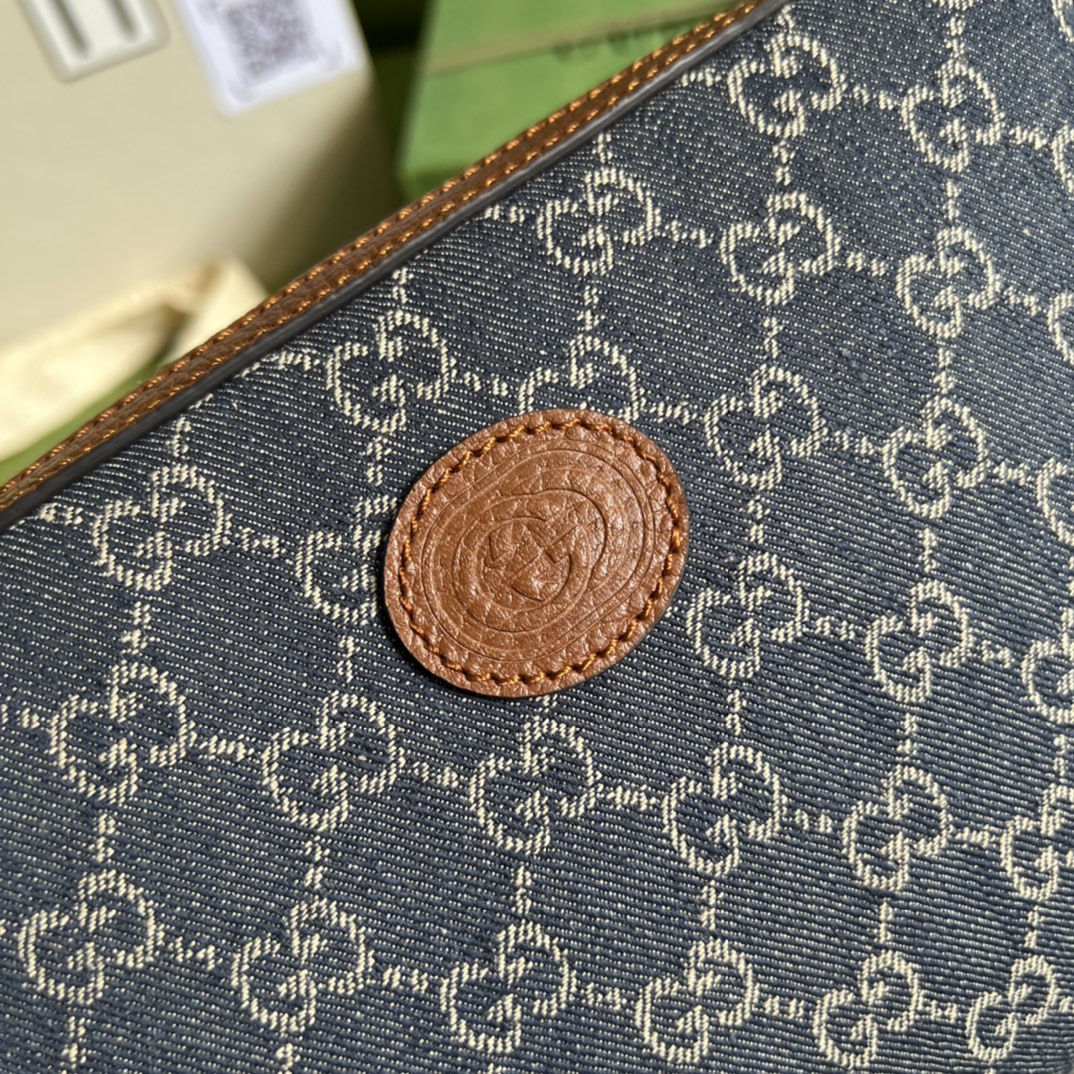 g*u*i vintage gg S*p*e-24.5x 16x 4.5cm