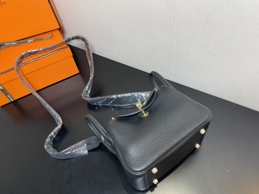 H**mes lindy 19-togo leather-19cm