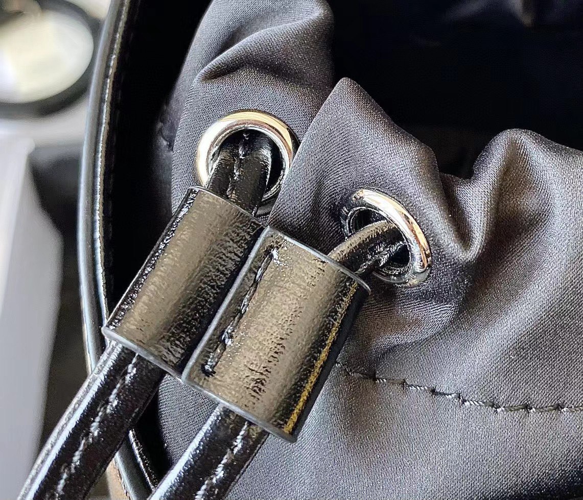 G1uenchy cutout bucket-16*11*11 cm