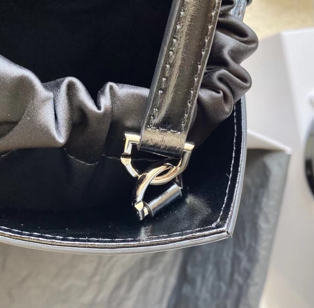 G1uenchy cutout bucket-16*11*11 cm