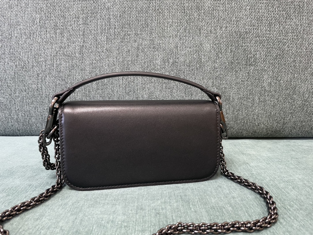 Va1e*ntin0 handbags-20*15*7cm