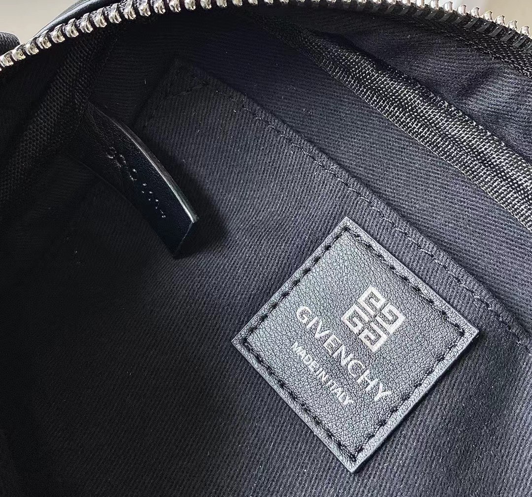 G1uenchy waist bag-16x11x8cm