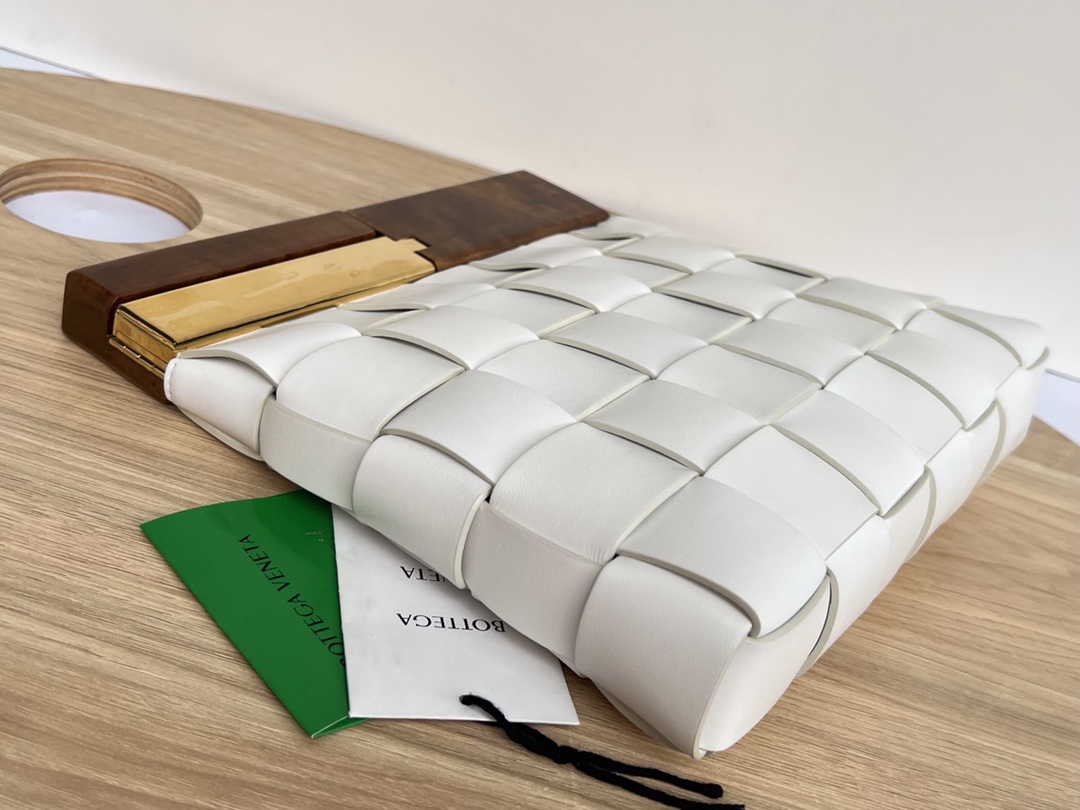 Bo*te*ga nappa pouch-28*26*5cm