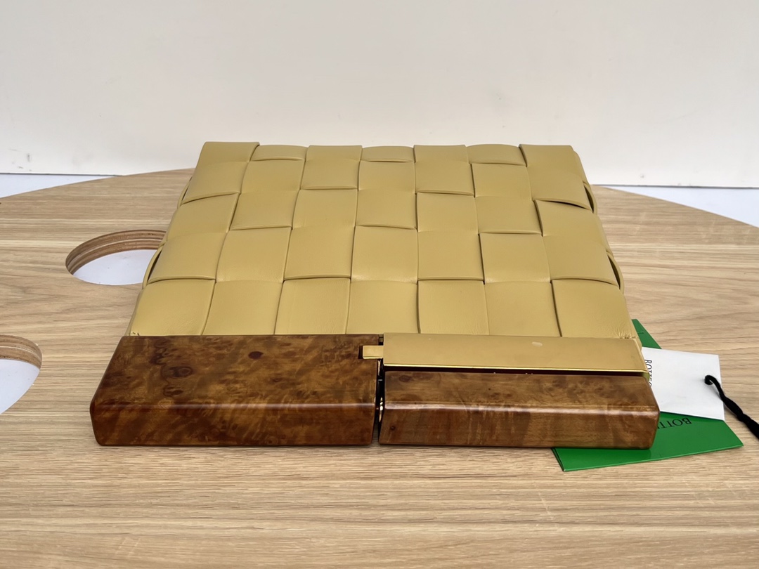 Bo*te*ga nappa pouch-28*26*5cm