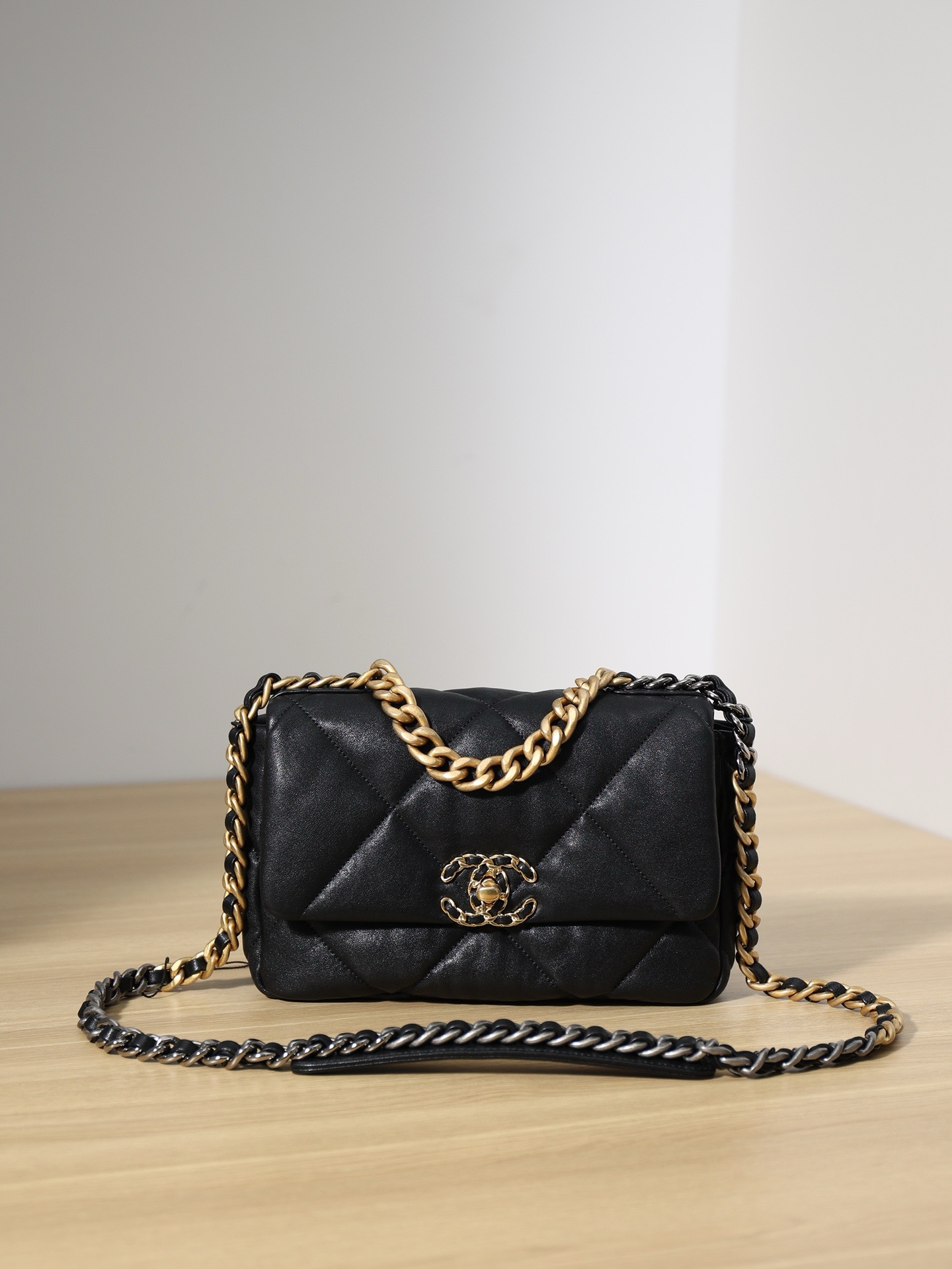 Ch@nel 19 Flap Bag-26CM