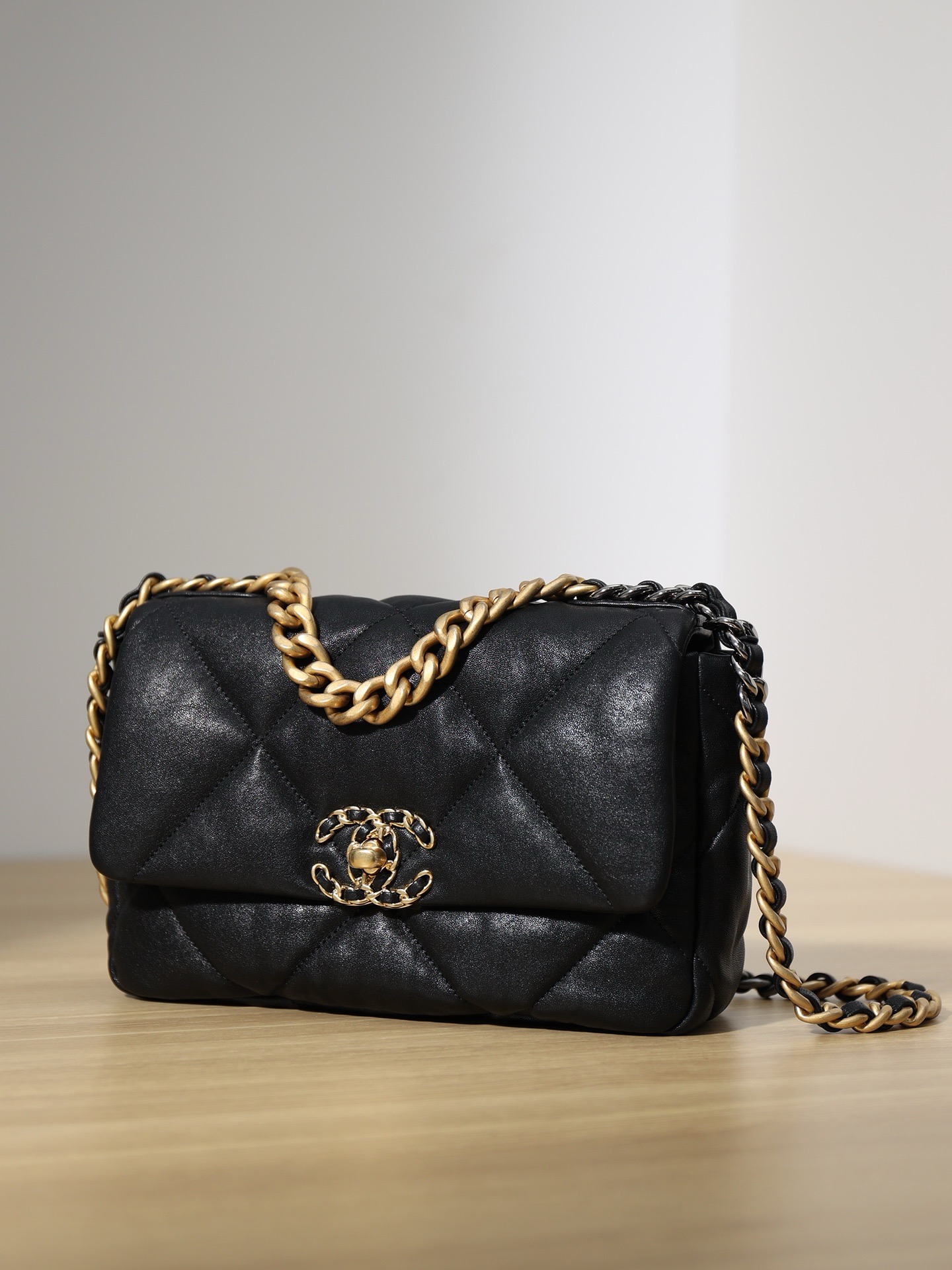 Ch@nel 19 Flap Bag-26CM