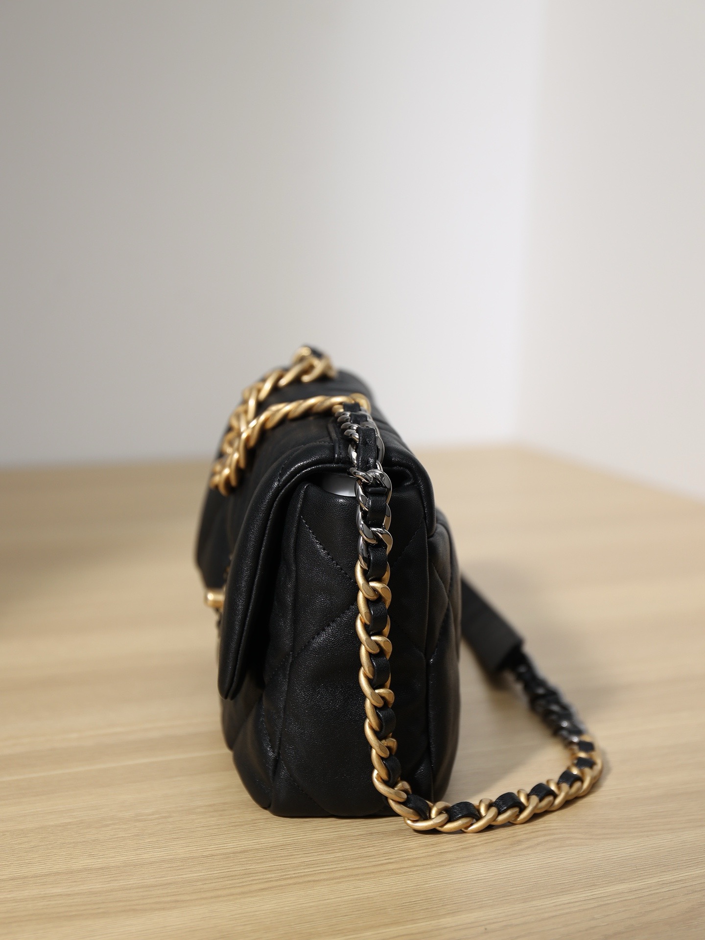 Ch@nel 19 Flap Bag-26CM