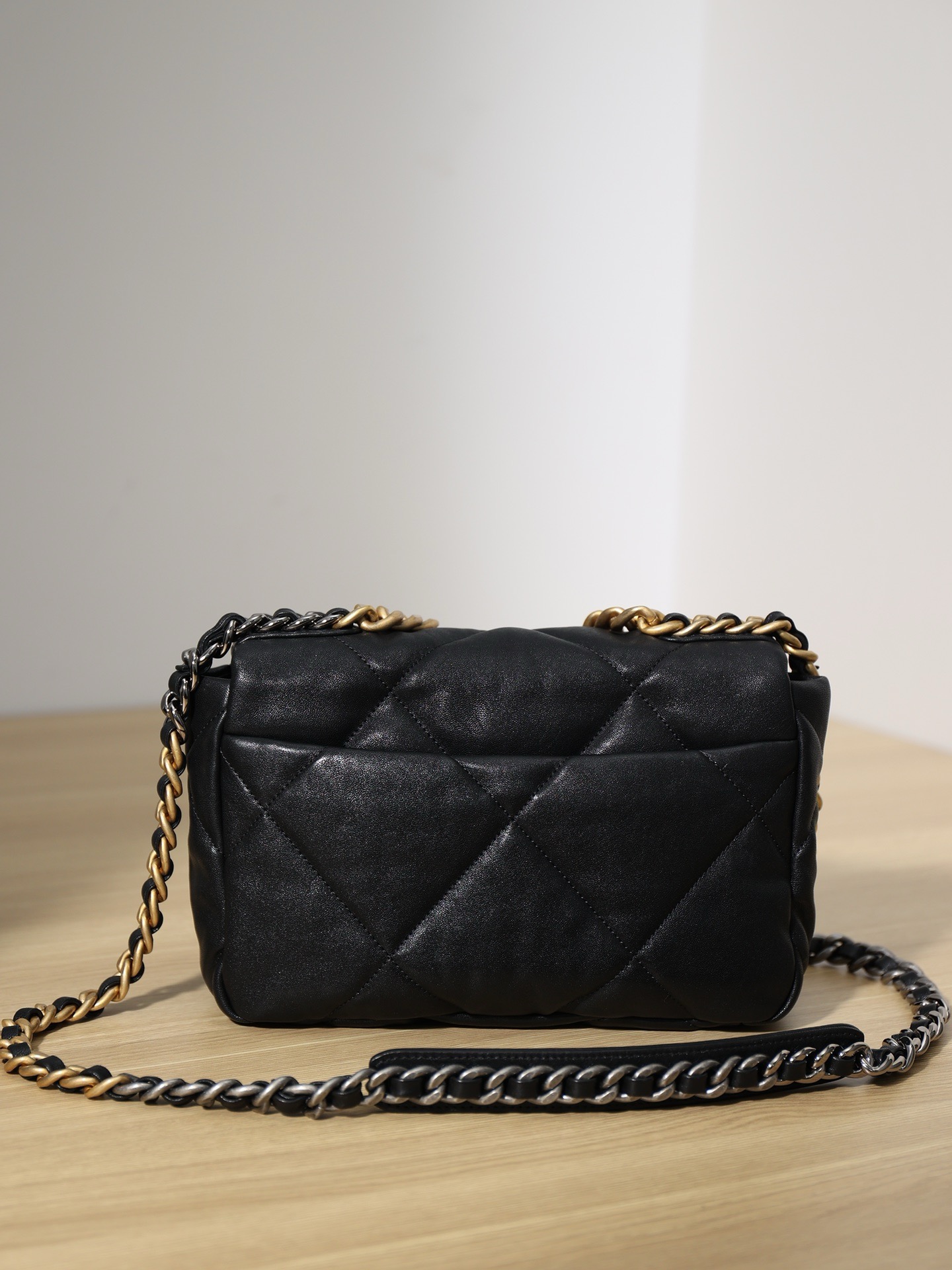 Ch@nel 19 Flap Bag-26CM