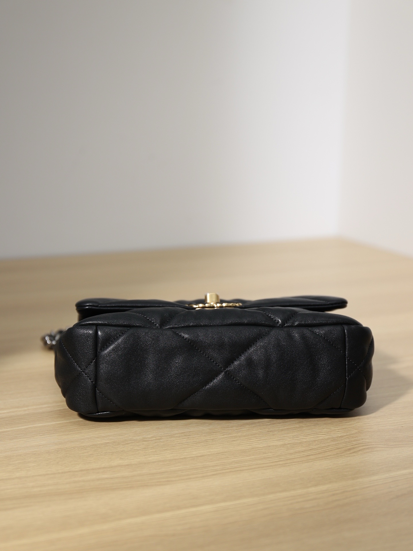 Ch@nel 19 Flap Bag-26CM