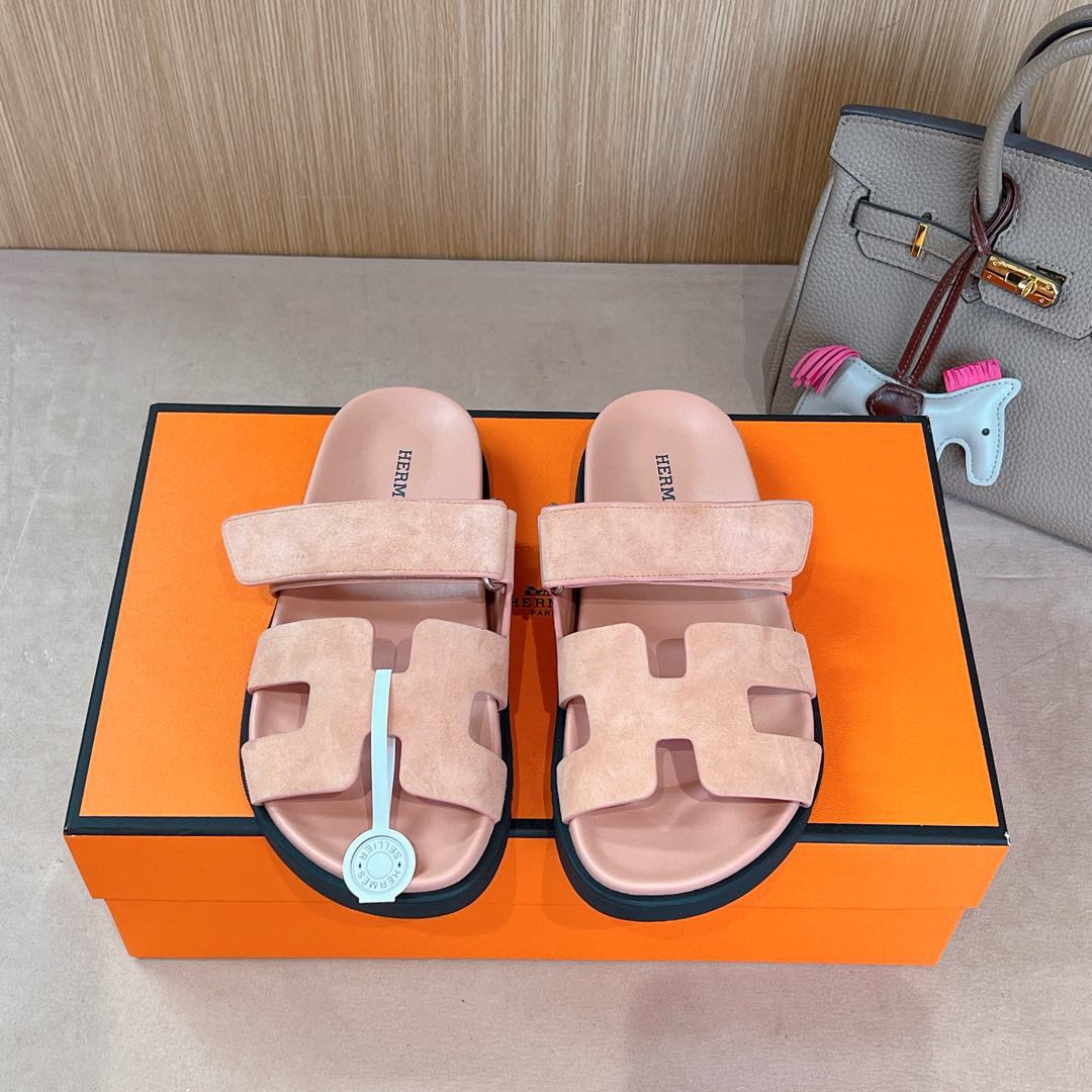 H**me5 Sandals