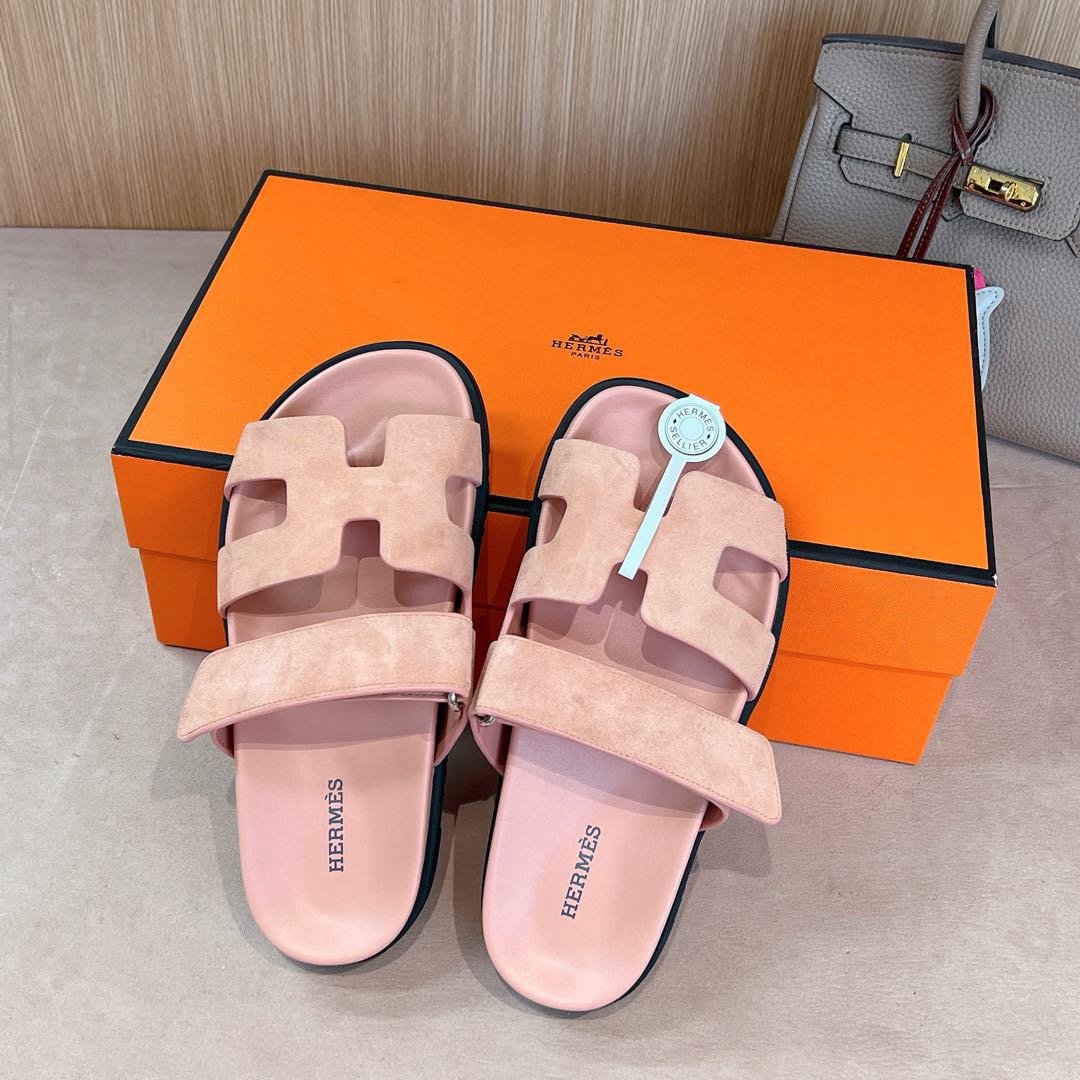 H**me5 Sandals