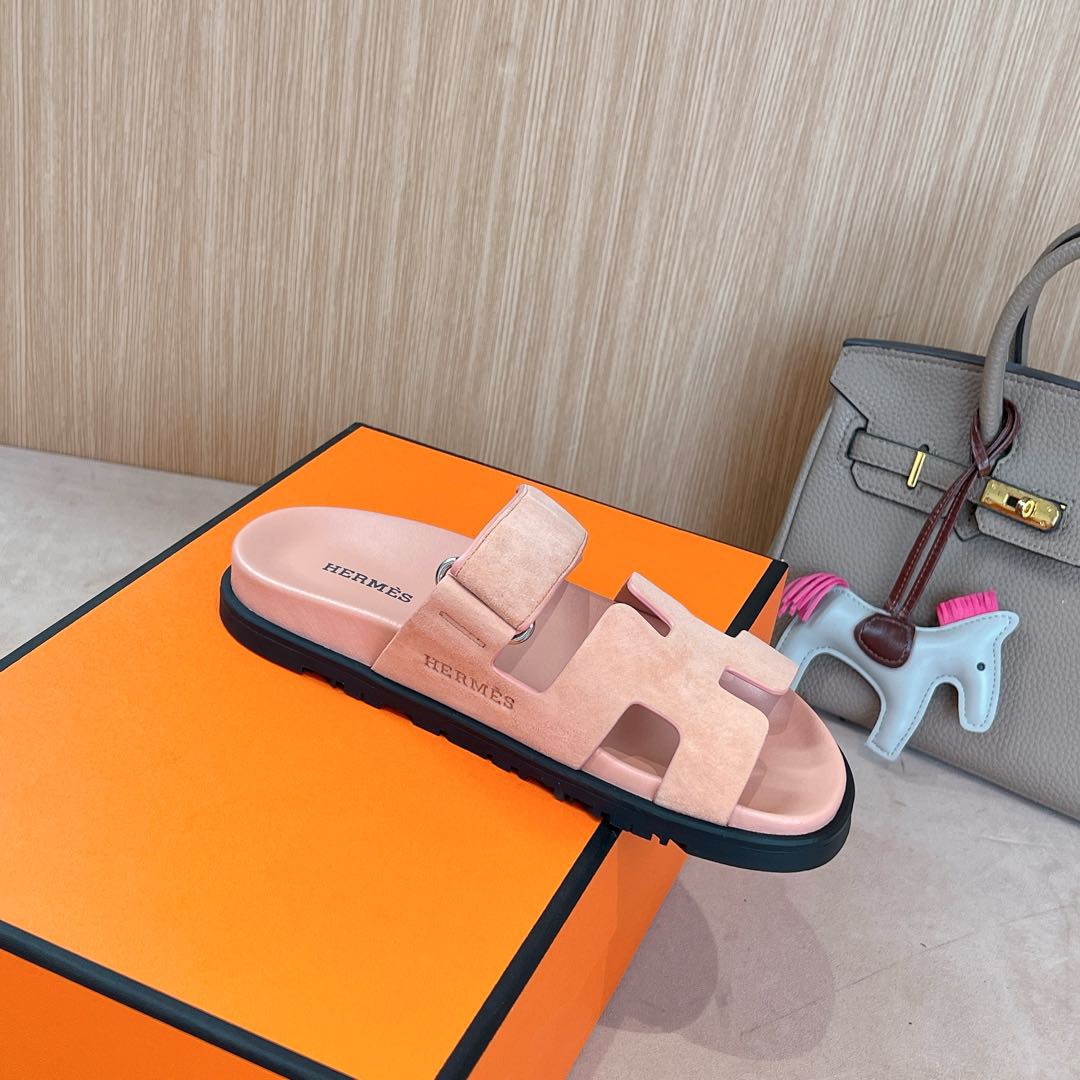 H**me5 Sandals