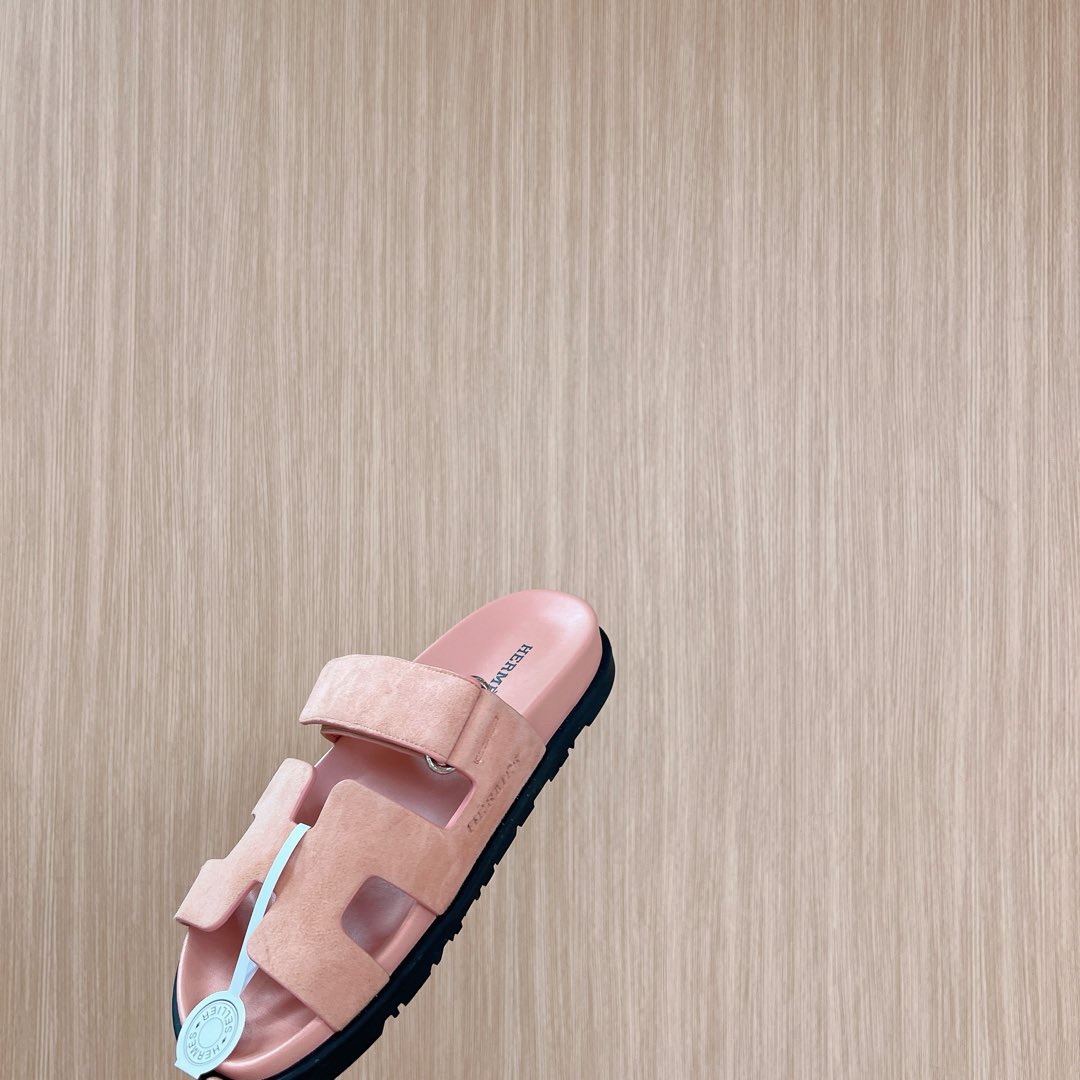 H**me5 Sandals