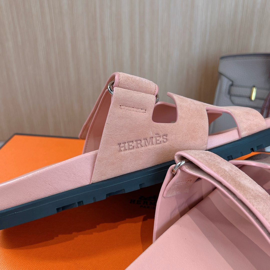 H**me5 Sandals