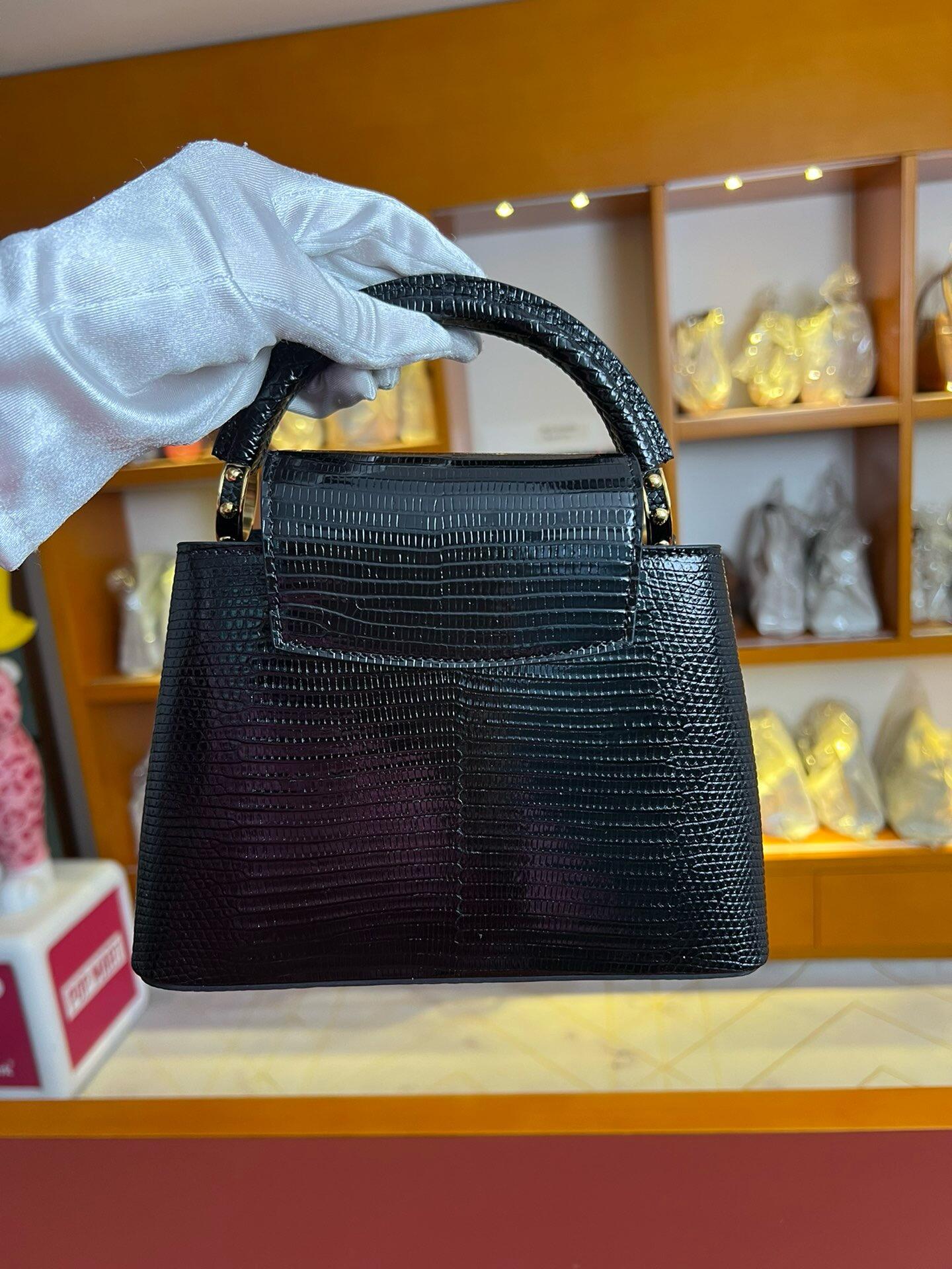 l0vis Vvtt0n mini capucines bag-21*14*8cm