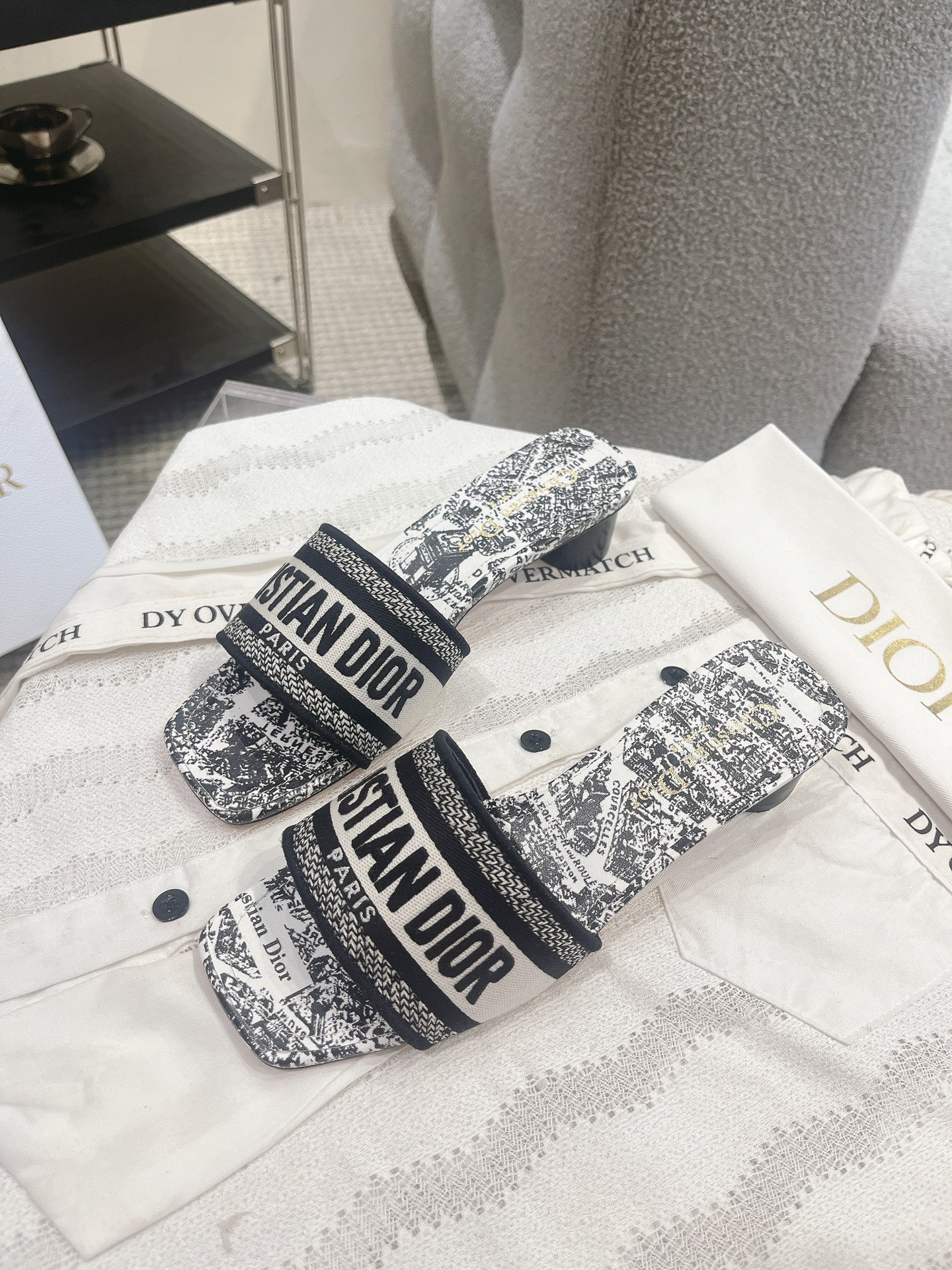 Diro Sandals