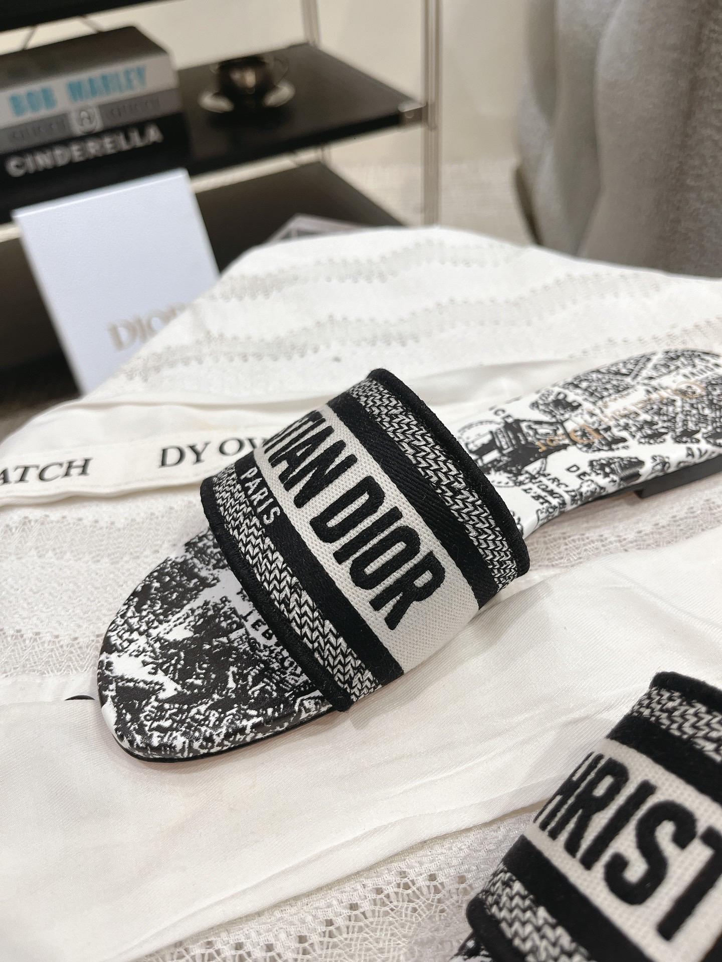 Diro Sandals