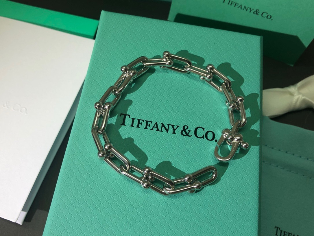 T*f*ny bracelet