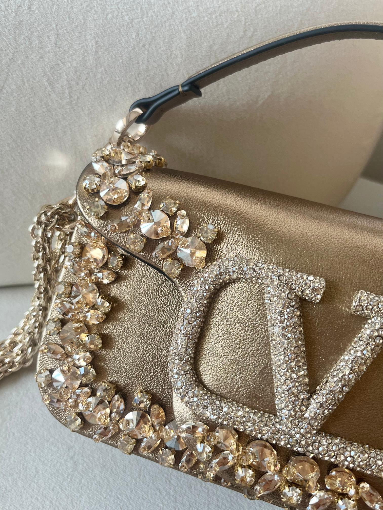 Va1e*ntin0 garavani mini loco-19*10.5*5cm