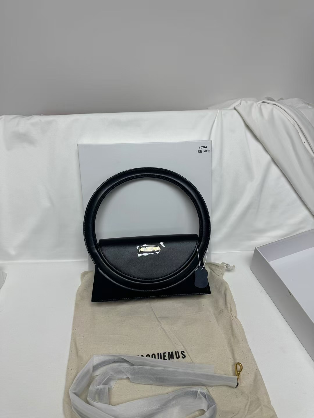 Ja*qvemvs le sac rond bag leather black-26*13*6cm