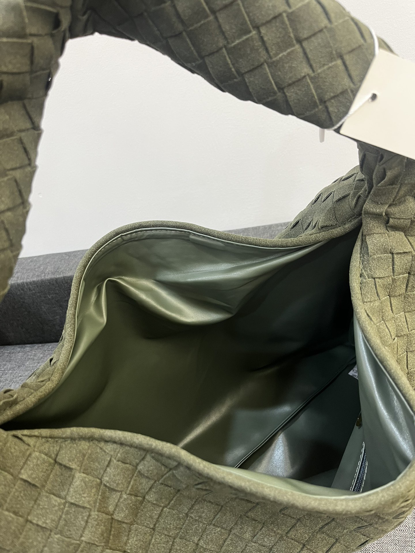 b0tt*ga Ven*ta hop bag-54*24*13cm