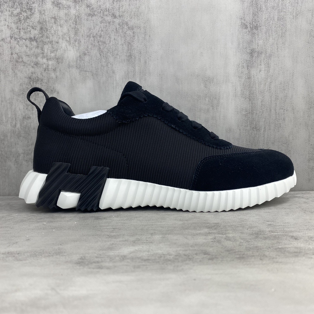 H**me5 Sneakers