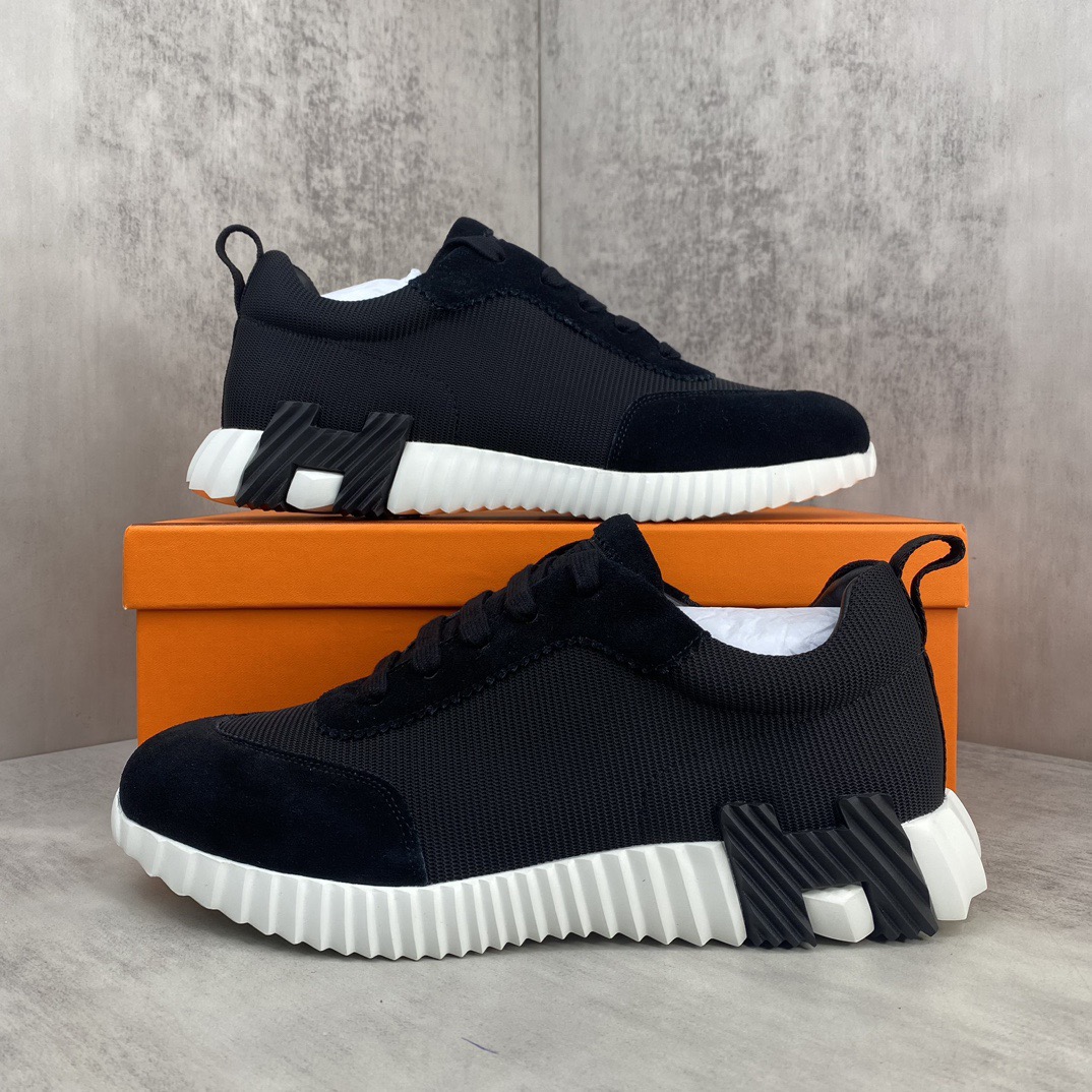 H**me5 Sneakers