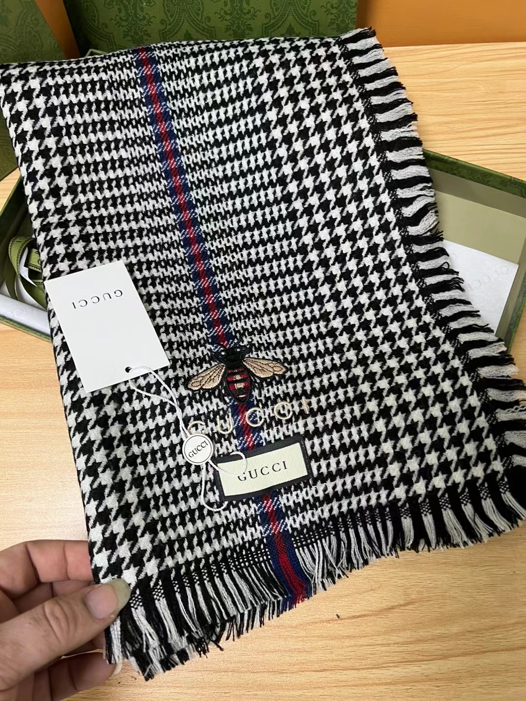 G*u*i scarf-35*240cm