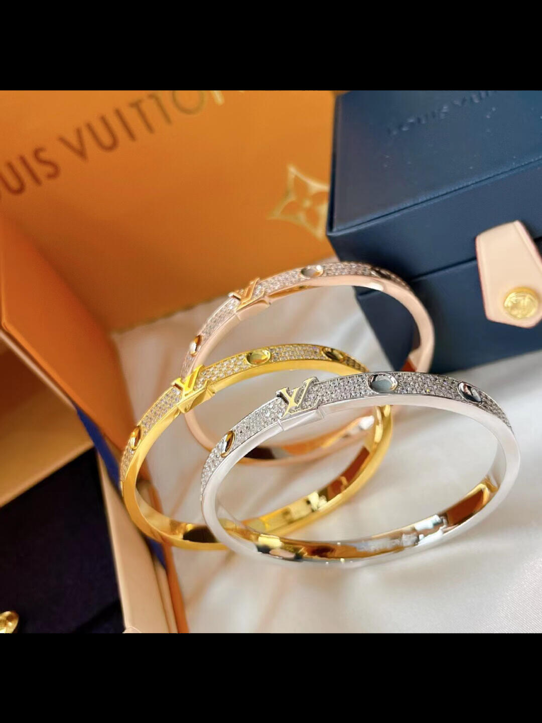 L0vis Vvtt0n Bracelet