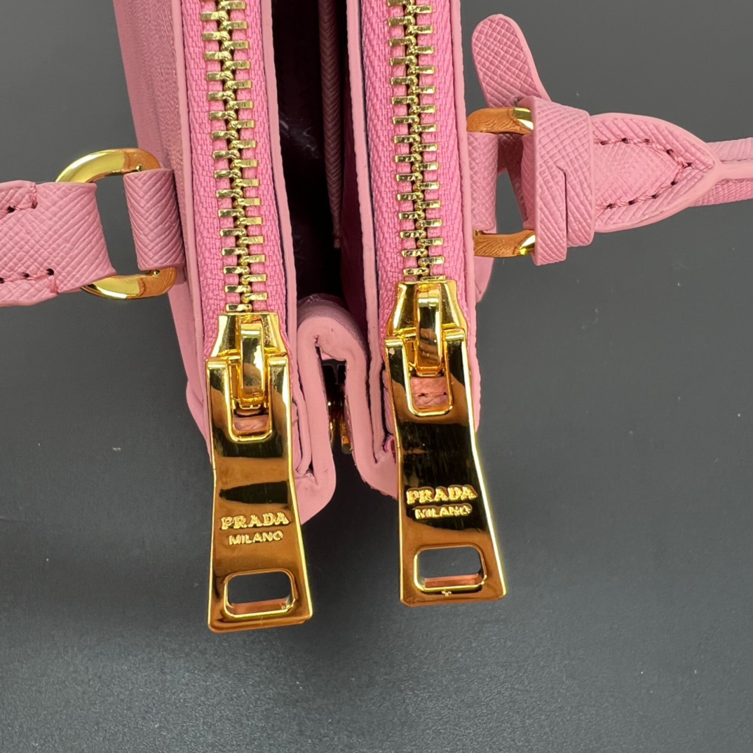 Pra*a bag-20*15*9.5cm