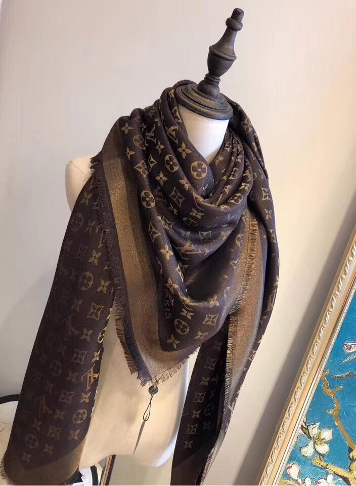 L0vis Vvtt0n Scarf