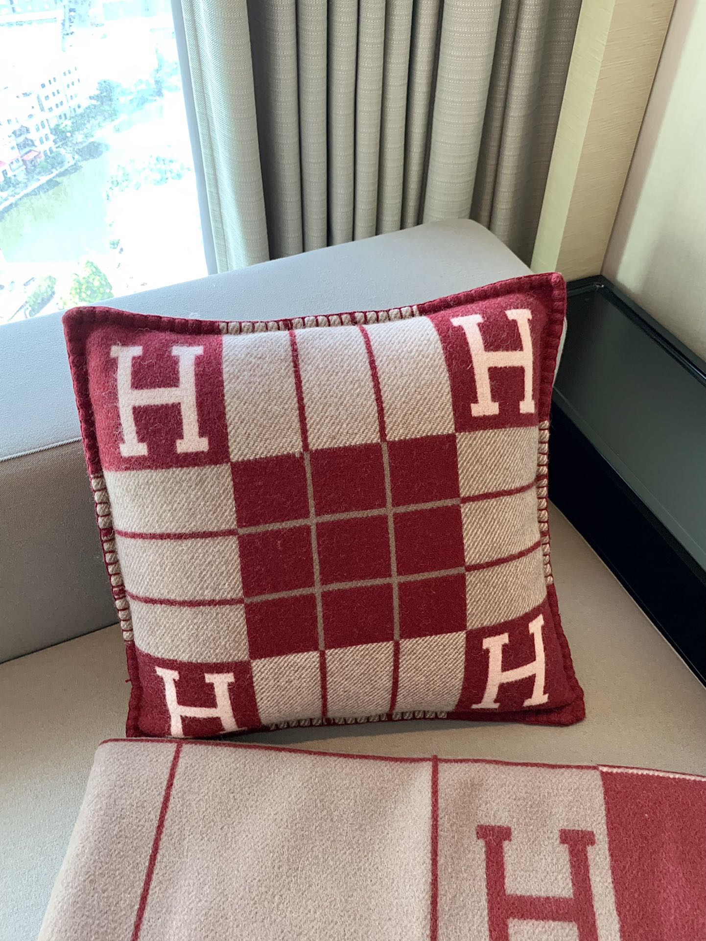 Hemes Pillowcase
