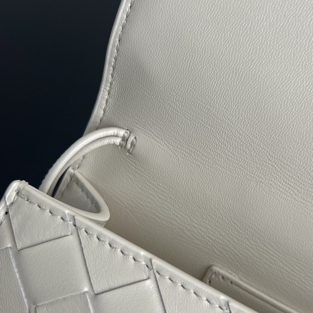 B0tt*ga Ven*ta Clutch-31x13x3 CM