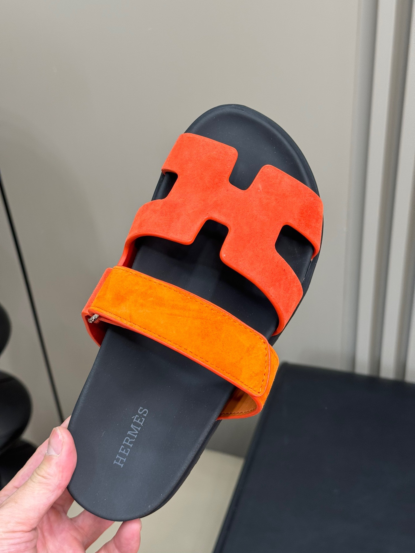 H**me5 Sandals