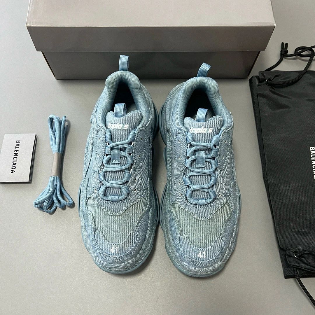 Ba*len*cia*ga triple s