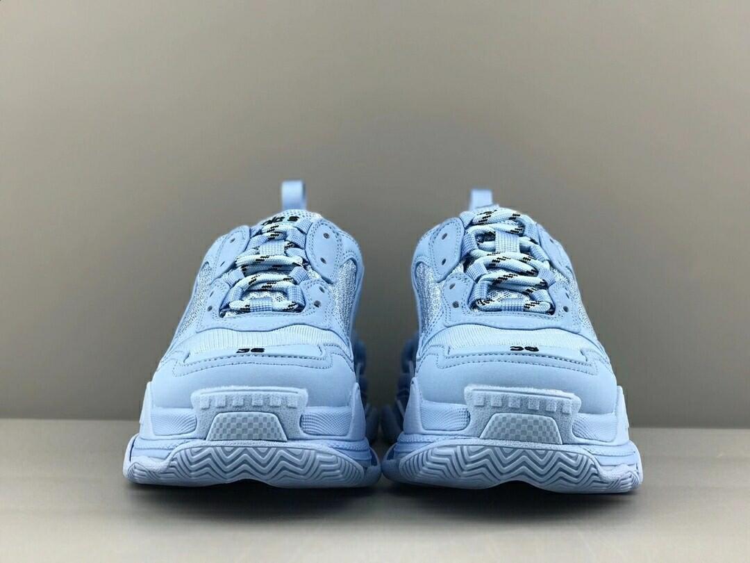 Ba*len*cia*ga triple s