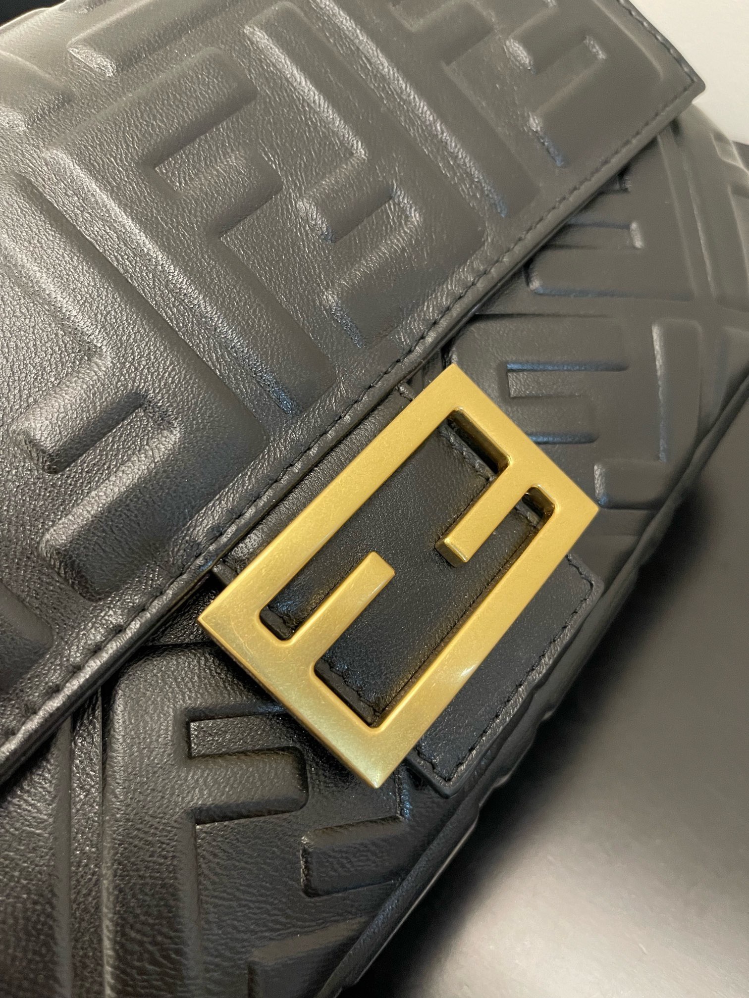 F**di baguette bag-26*13*6cm