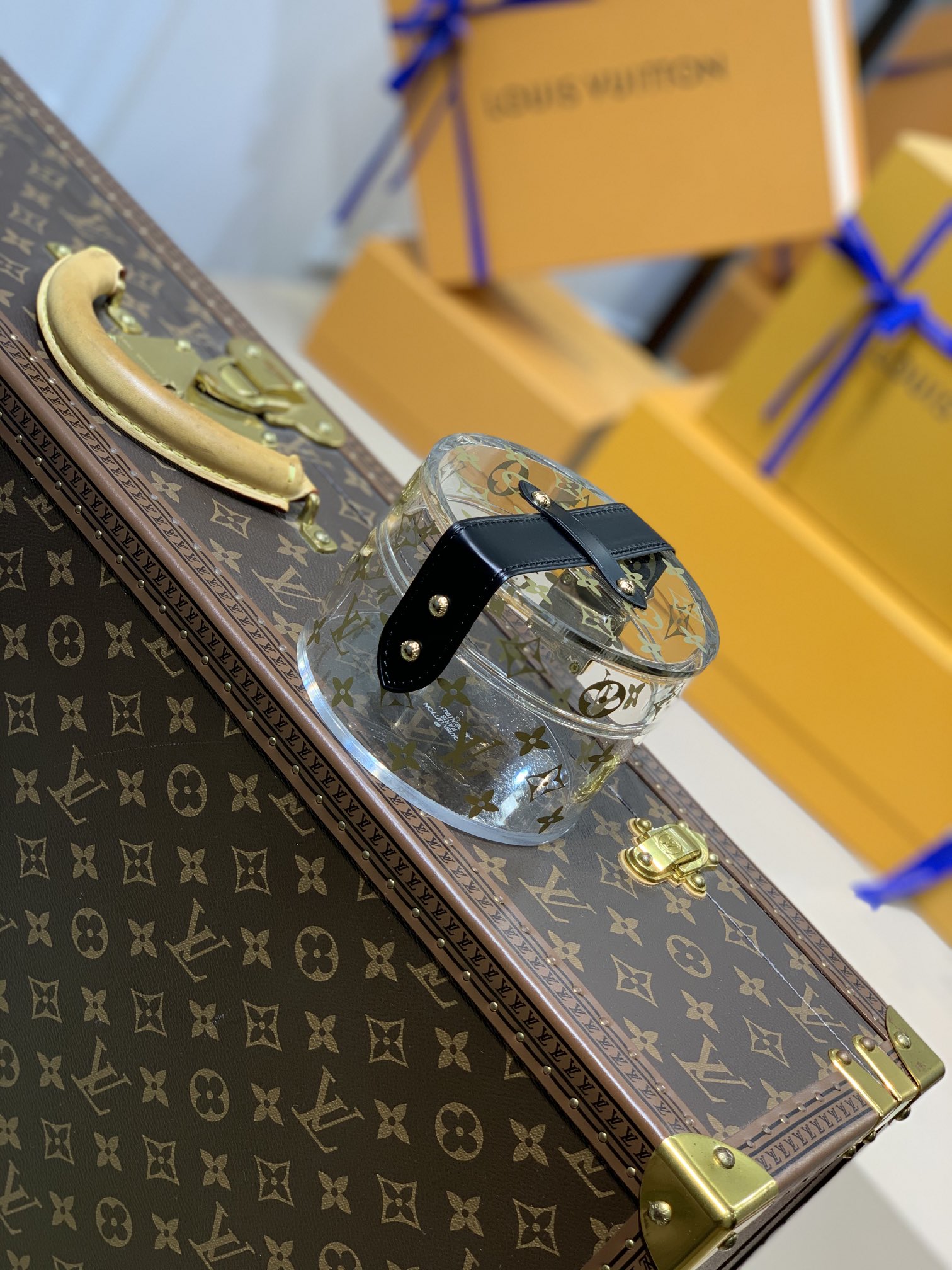 l0*is V*t0n gi0645 scott-12.5x12.5x12.5cm