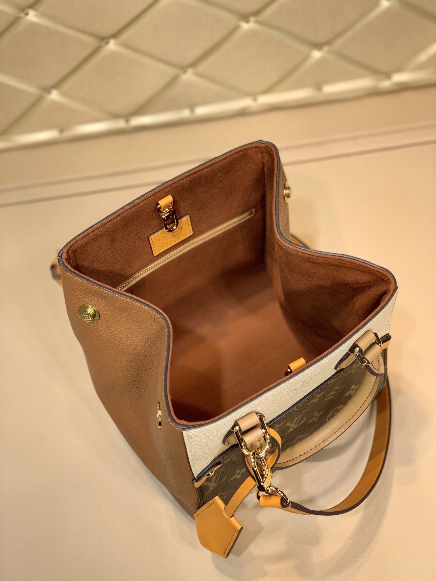 l0*is V*t0n fold tote bag-35*40*17cm